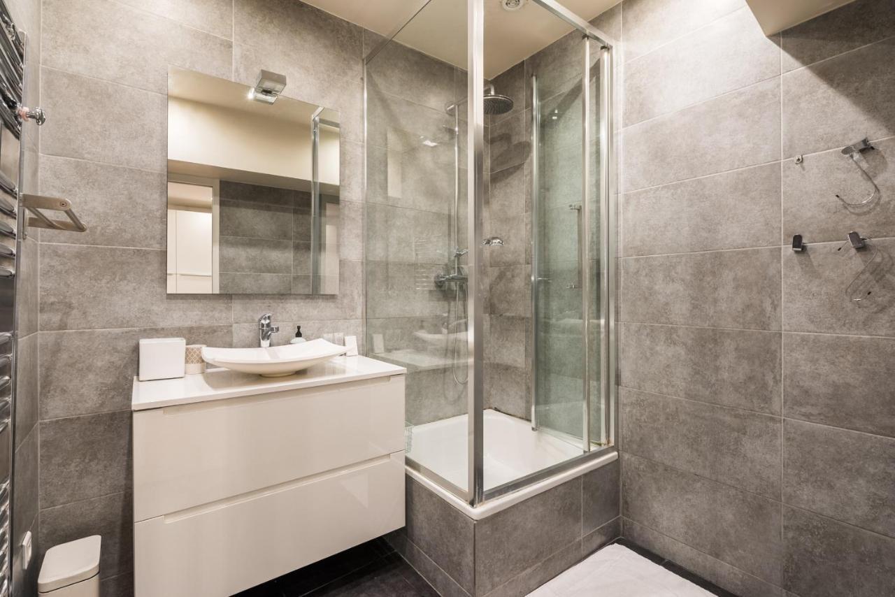 Spacious Apartment-2Br-4P-Boulevard Saint-Germain Paris Exteriör bild